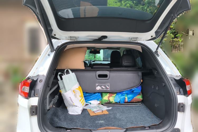 Used Jeep Cherokee 2014 2.4L Luxury Edition Trunk