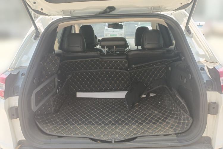 Used Jeep Cherokee 2014 2.4L Urban Edition Trunk