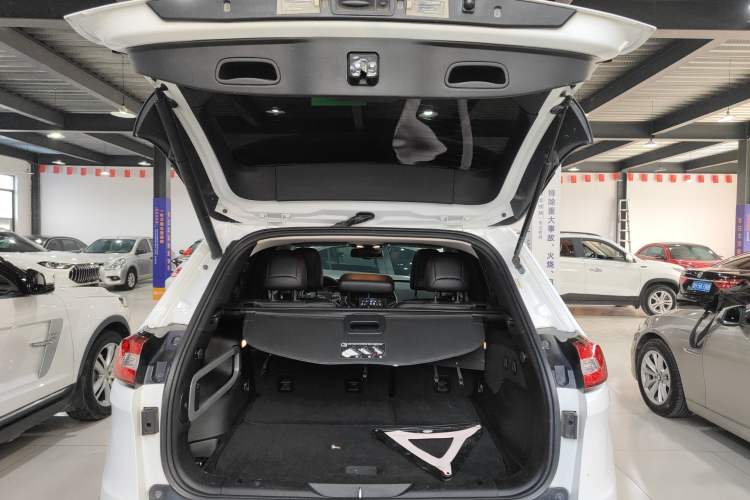 Used Jeep Cherokee 2014 2.4L Luxury Edition Trunk