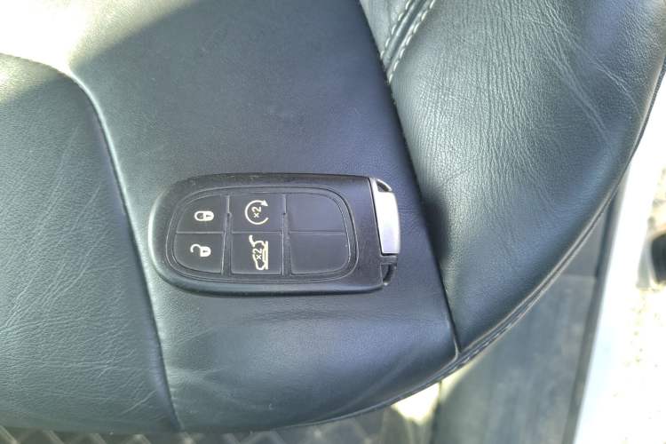 Used Jeep Cherokee 2014 2.4L Luxury Edition Vehicle Key