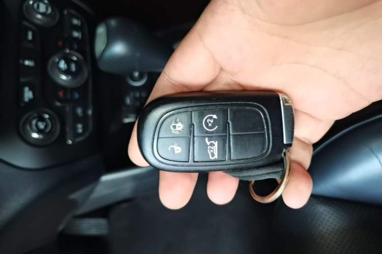 Used Jeep Cherokee 2014 2.4L Elite Edition Vehicle Key