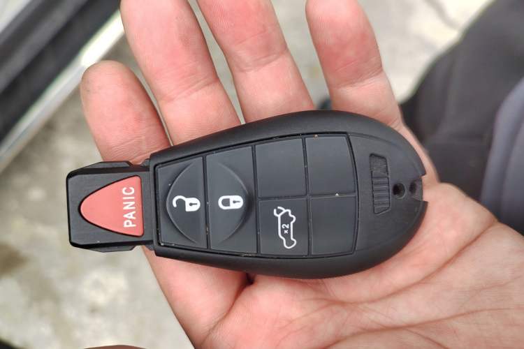 Used Jeep Cherokee 2014 2.4L Urban Edition Vehicle Key