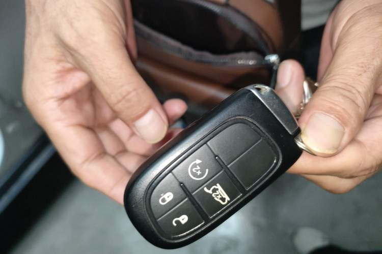 Used Jeep Cherokee 2014 2.4L Elite Edition Vehicle Key
