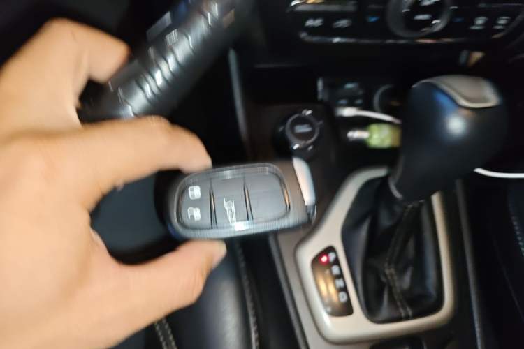 Used Jeep Cherokee 2014 2.4L Luxury Edition Vehicle Key