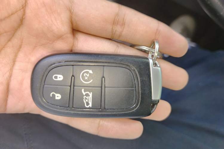 Used Jeep Cherokee 2014 2.4L Luxury Edition Vehicle Key