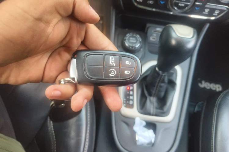 Used Jeep Cherokee 2014 2.4L Luxury Edition Vehicle Key
