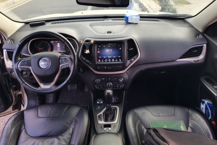 Used Jeep Cherokee 2014 2.4L Urban Edition Center Console