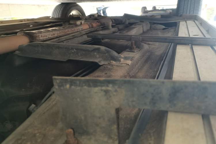 Used Jeep Cherokee 2014 2.4L Urban Edition Chassis Rear Left