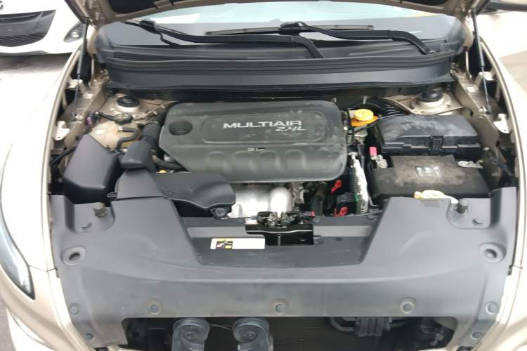 Used Jeep Cherokee 2014 2.4L Luxury Edition Engine Bay
