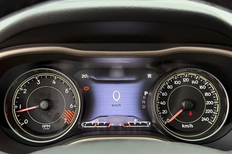 Used Jeep Cherokee 2014 2.4L Luxury Edition Interior 13