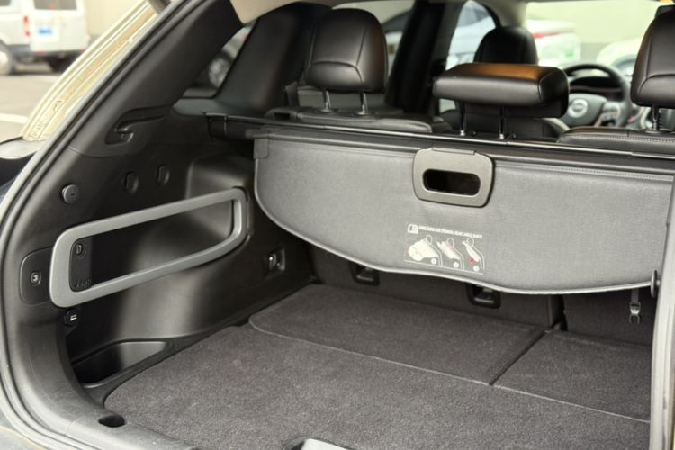 Used Jeep Cherokee 2014 2.4L Luxury Edition Interior 7