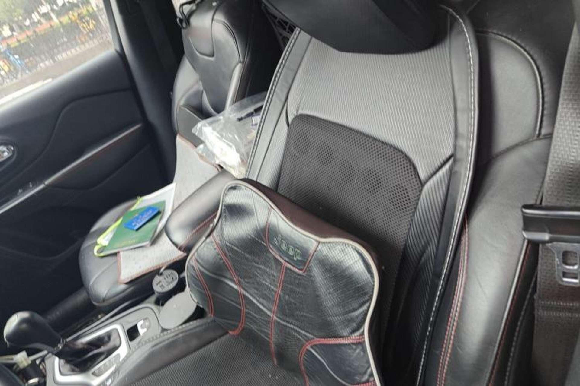 Used Jeep Cherokee 2014 3.2L High-Performance Version Left Front Seat