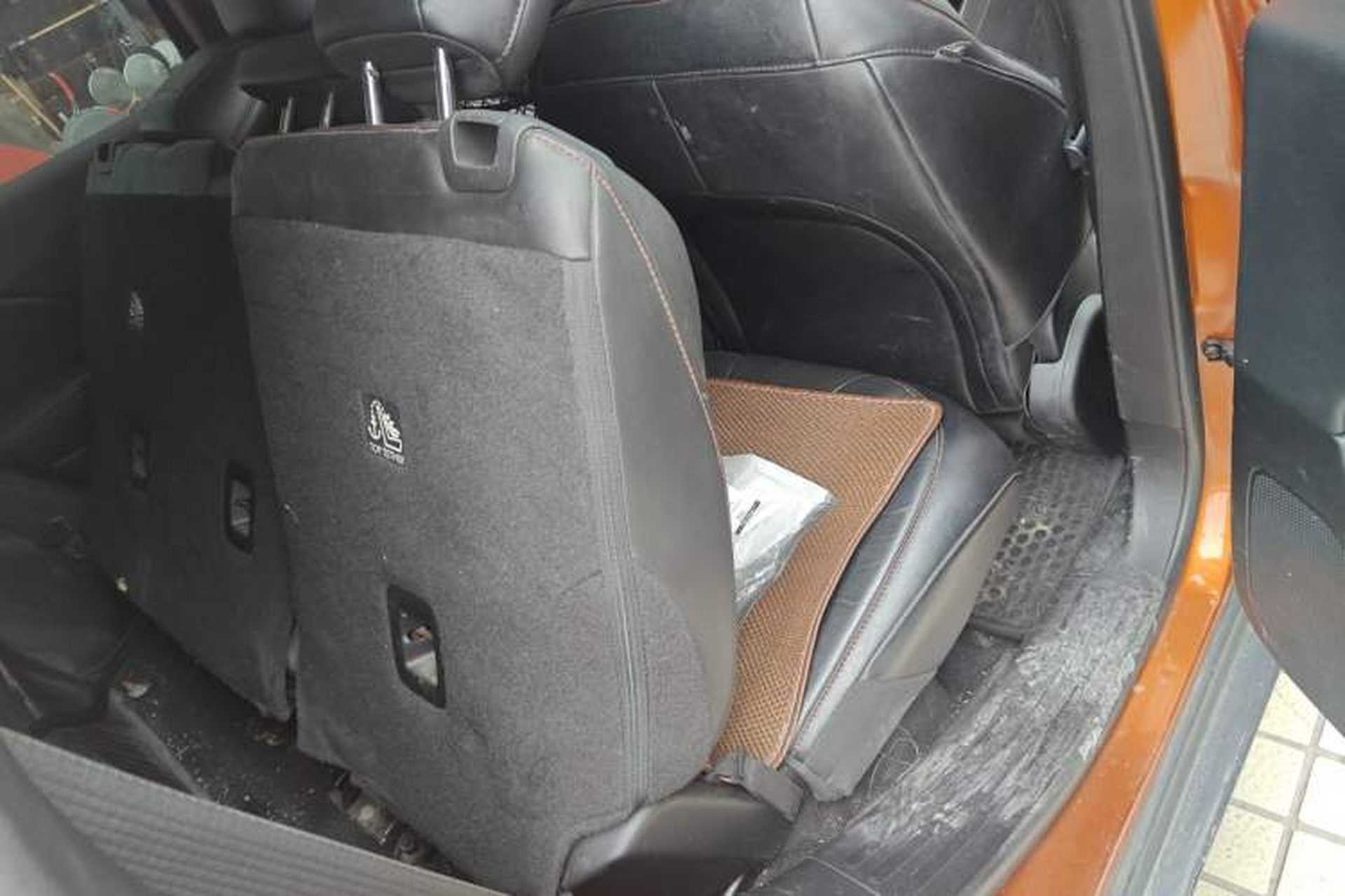Used Jeep Cherokee 2014 3.2L High-Performance Version Left Rear Seat