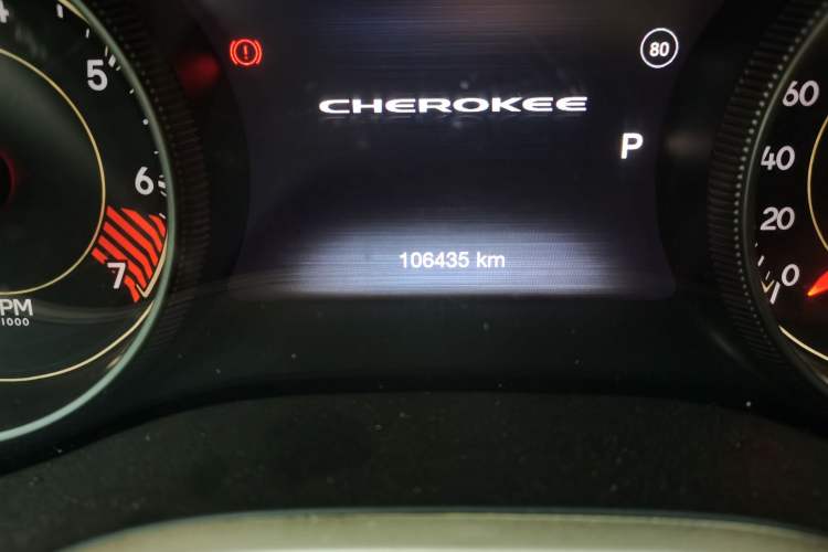 Used Jeep Cherokee 2014 2.4L Urban Edition Odometer Close Up