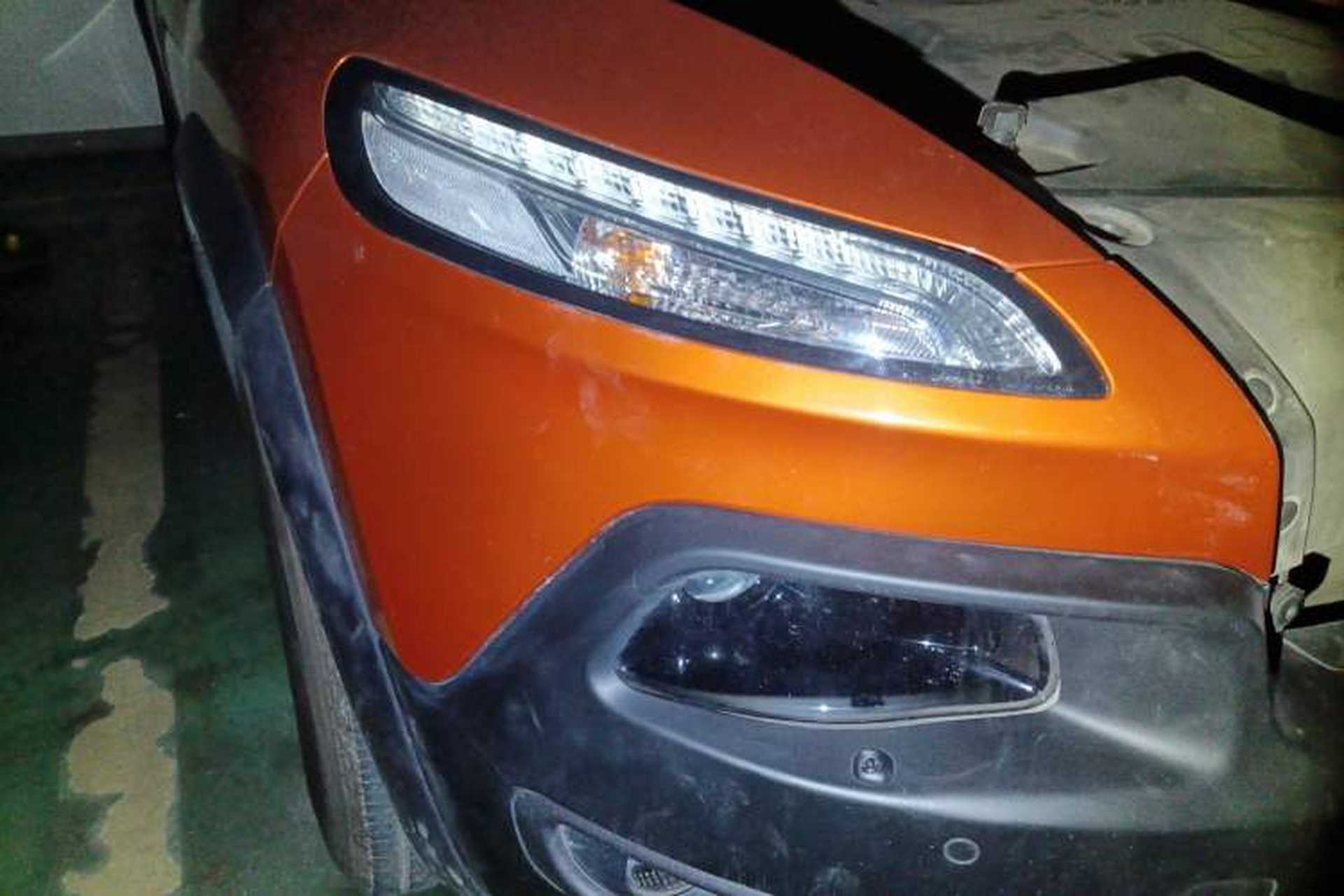 Used Jeep Cherokee 2014 3.2L High-Performance Version Right Front Headlight