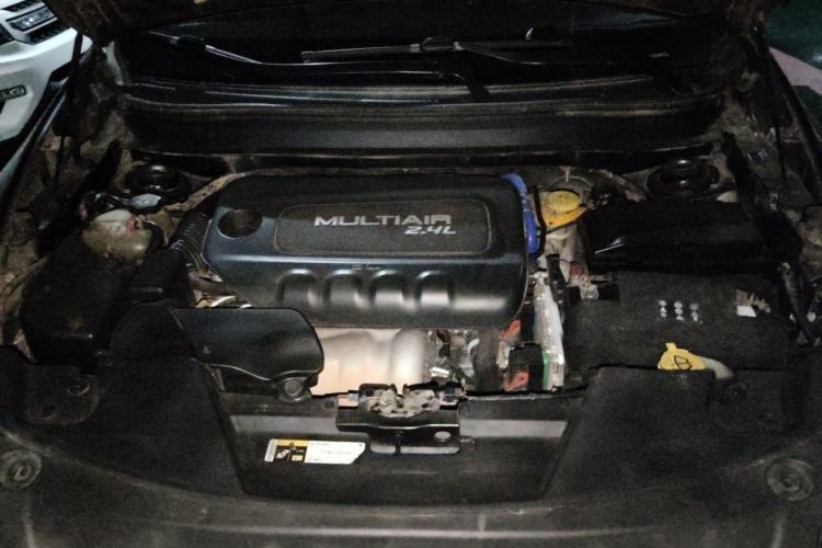 Used Jeep Cherokee 2015 2.4L Elite Edition Engine Bay