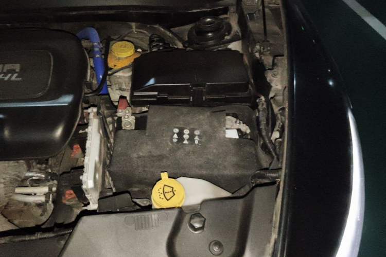 Used Jeep Cherokee 2015 2.4L Elite Edition Engine Bay Left