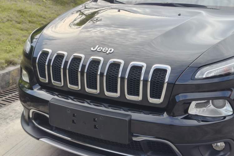 Used Jeep Cherokee 2015 2.4L Elite Edition Exterior 2