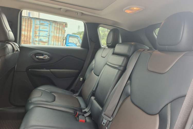 Used Jeep Cherokee 2015 2.4L Elite Edition Headliner