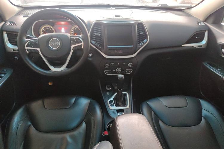 Used Jeep Cherokee 2015 2.4L Elite Edition Interior 3