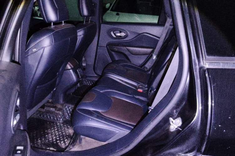 Used Jeep Cherokee 2015 2.4L Elite Edition Left Rear Seat