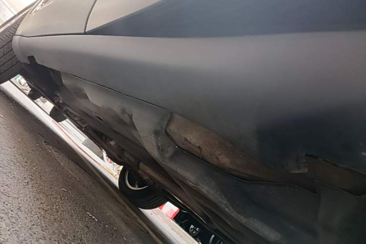Used Jeep Cherokee 2015 2.4L Elite Edition Left Side Sill