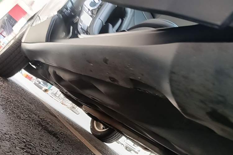 Used Jeep Cherokee 2015 2.4L Elite Edition Right Side Sill