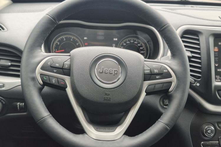 Used Jeep Cherokee 2015 2.4L Elite Edition Steering Wheel