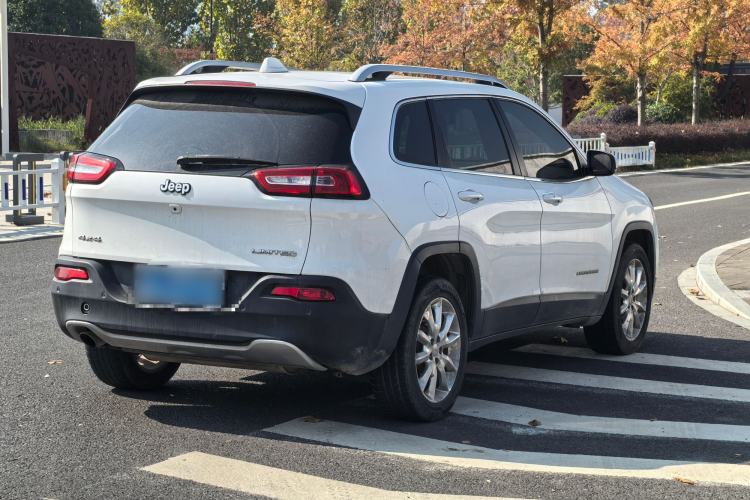 Used Jeep Cherokee 2015 2.4L Elite Edition Exterior 4