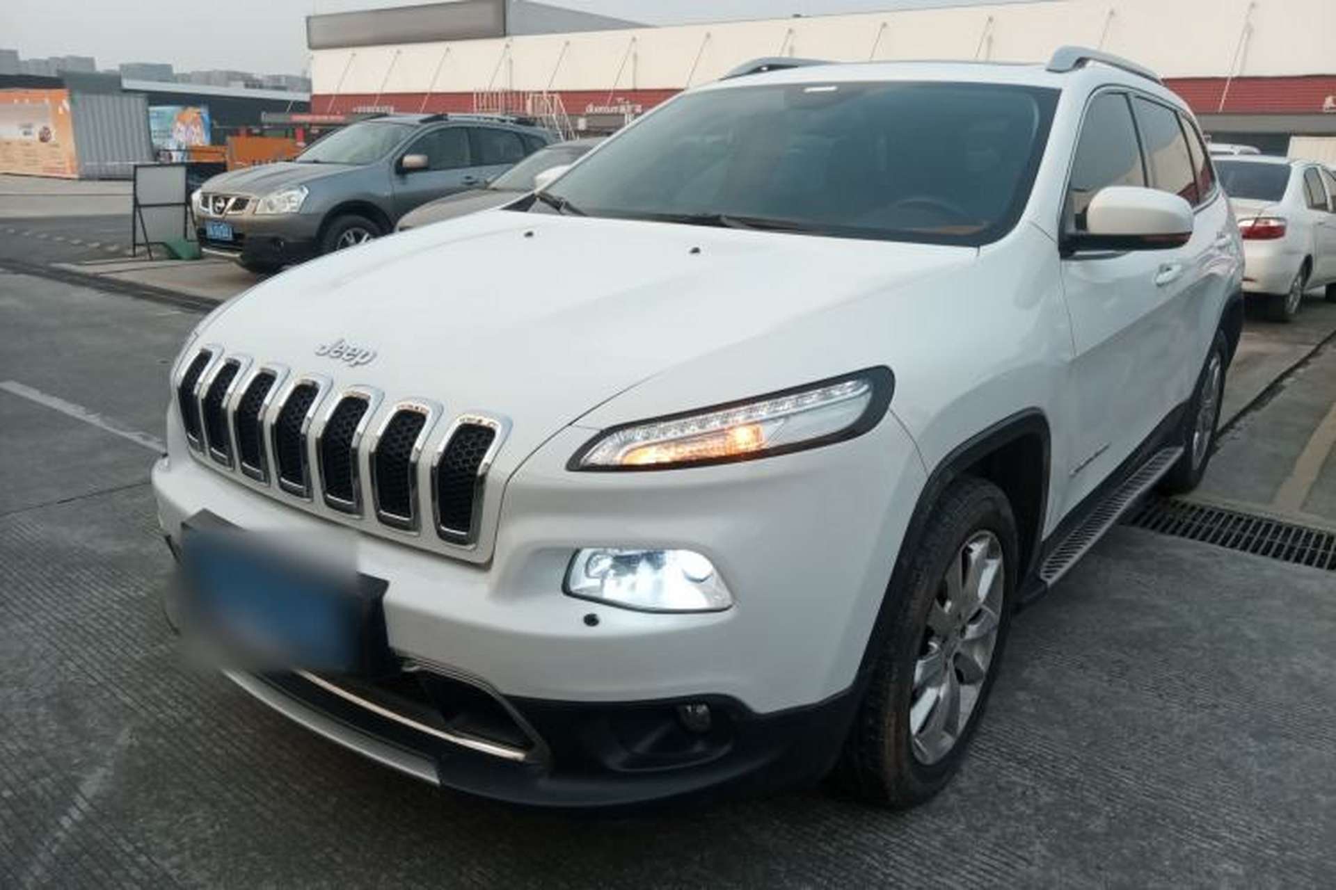 Used Jeep Cherokee 2015 2.4L Elite Edition Front Left 45 Deg