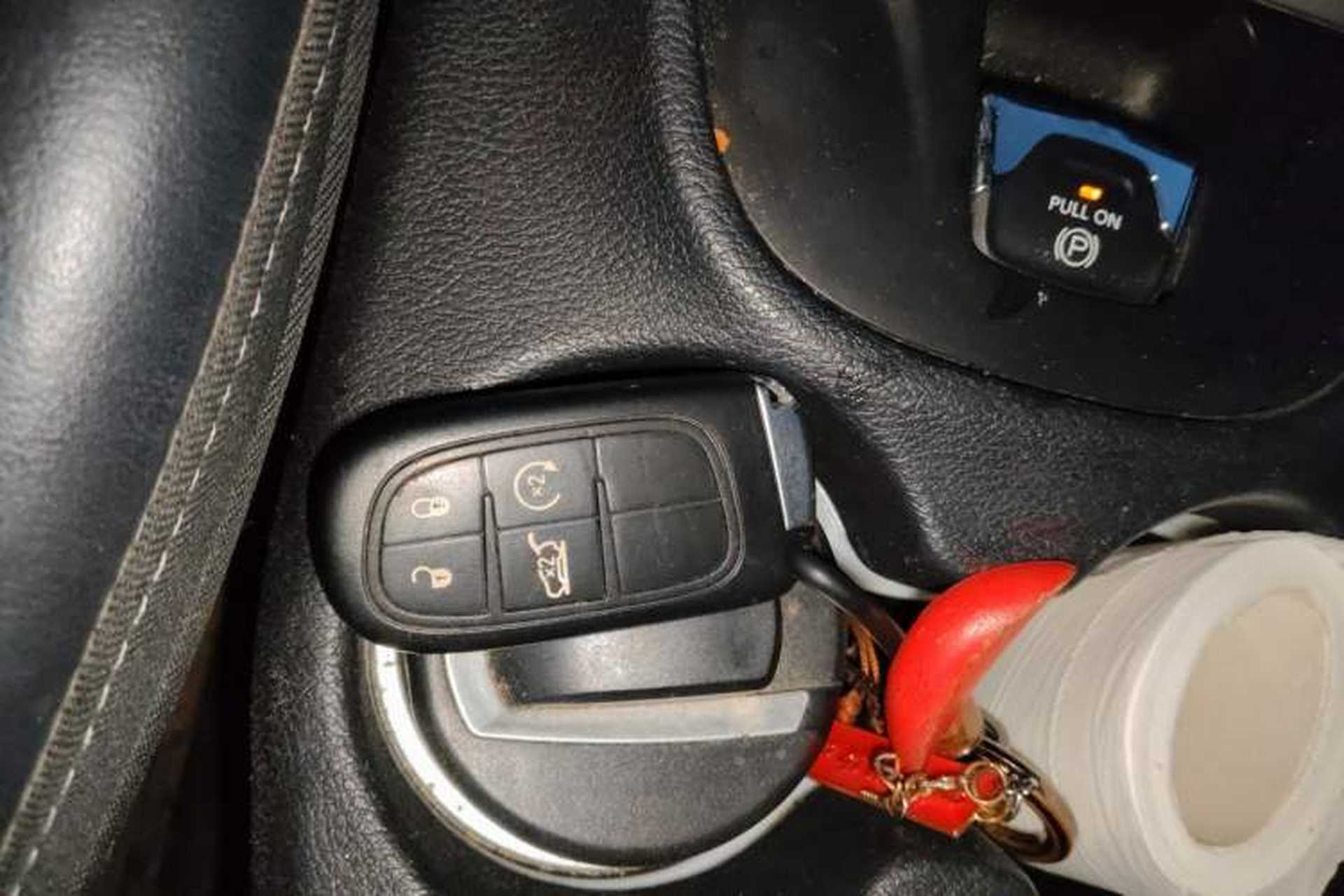 Used Jeep Cherokee 2015 2.4L Elite Edition Interior 1