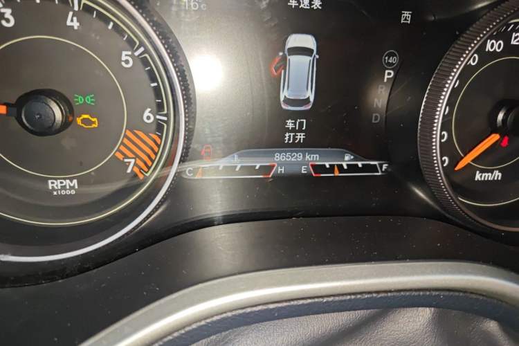 Used Jeep Cherokee 2015 2.4L Elite Edition Odometer Close Up
