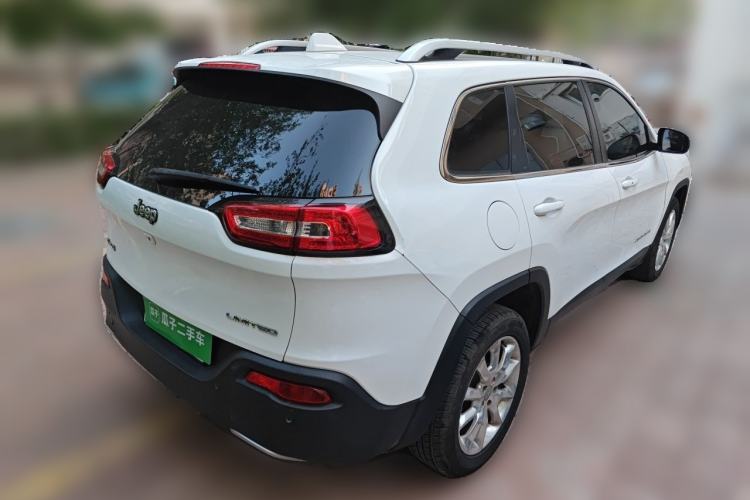 Used Jeep Cherokee 2015 2.4L Elite Edition Rear Right 45 Deg