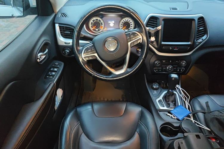 Used Jeep Cherokee 2015 2.4L Elite Edition Steering Wheel