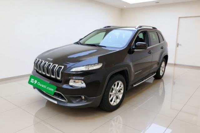 Ojetý Jeep Cherokee 2016 2.4L Professional Smart Version