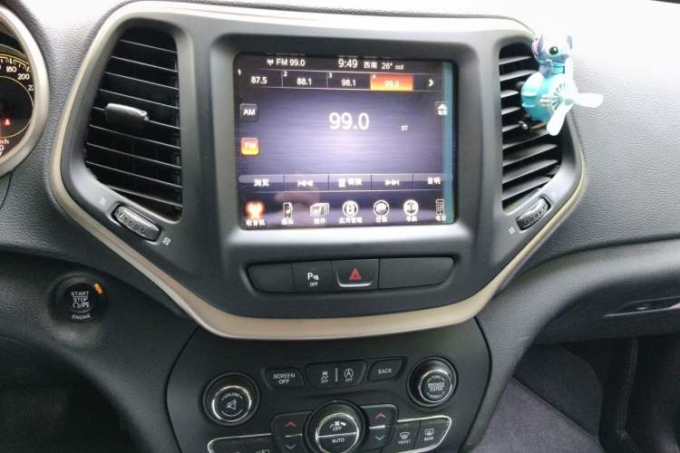 Used Jeep Cherokee 2016 2.4L Professional Smart Version Audio And AC Panel