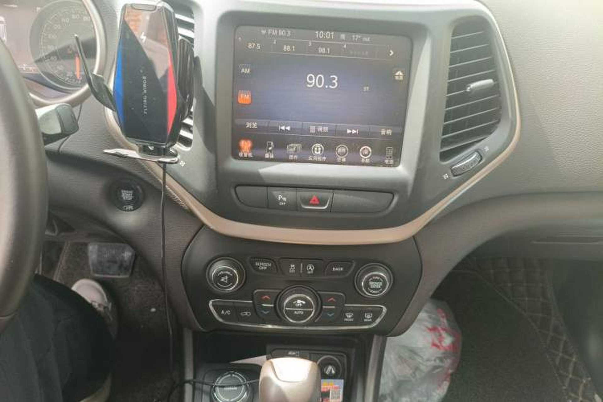 Used Jeep Cherokee 2016 2.4L Professional Smart Version Audio And AC Panel