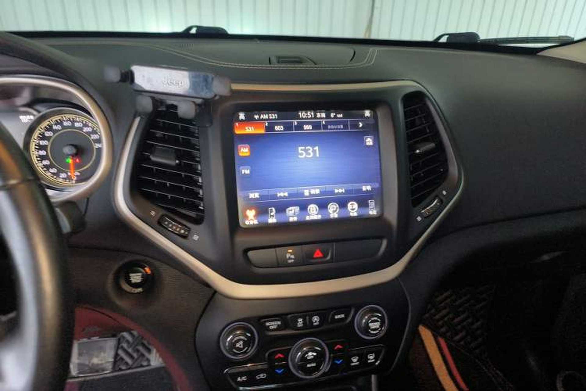 Used Jeep Cherokee 2016 2.4L Professional Smart Version Audio And AC Panel