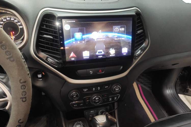 Used Jeep Cherokee 2016 2.4L Professional Edition Audio And AC Panel