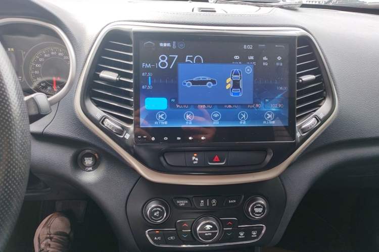 Used Jeep Cherokee 2016 2.4L Leading Edition Audio And AC Panel