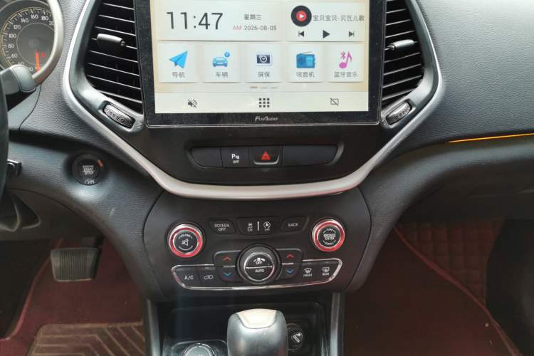 Used Jeep Cherokee 2016 2.4L Professional Edition Audio And AC Panel