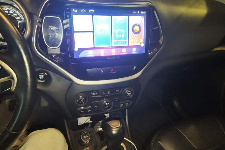 Used Jeep Cherokee 2016 2.4L Professional Edition Audio And AC Panel