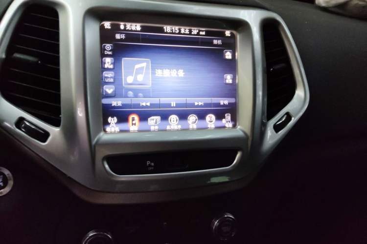 Used Jeep Cherokee 2016 2.0L Superior Edition Audio And AC Panel