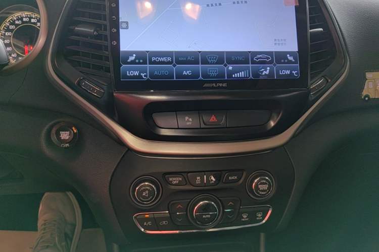 Used Jeep Cherokee 2016 2.4L Professional Edition Audio And AC Panel