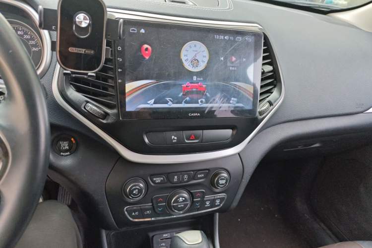 Used Jeep Cherokee 2016 2.4L Leading Edition Audio And AC Panel