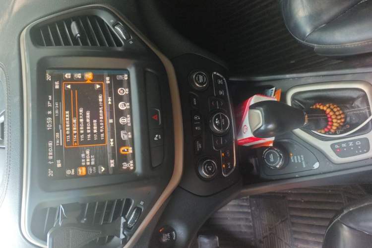 Used Jeep Cherokee 2016 2.4L Professional Smart Version Audio And AC Panel