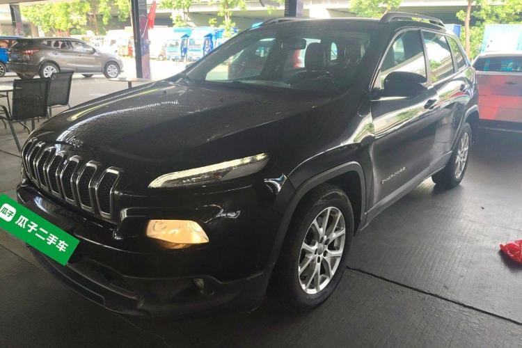 Used Jeep Cherokee 2016 2.4L Leading Edition Guazi used car, China used car export, Used car for sale, Used cars, Cheapest cars for sale
