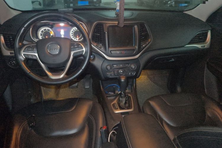 Used Jeep Cherokee 2016 2.0L Superior Edition Center Console
