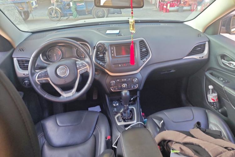 Used Jeep Cherokee 2016 2.4L Professional Edition Center Console