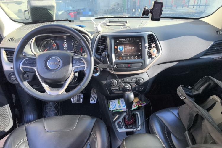 Used Jeep Cherokee 2016 2.0L Superior Edition Center Console